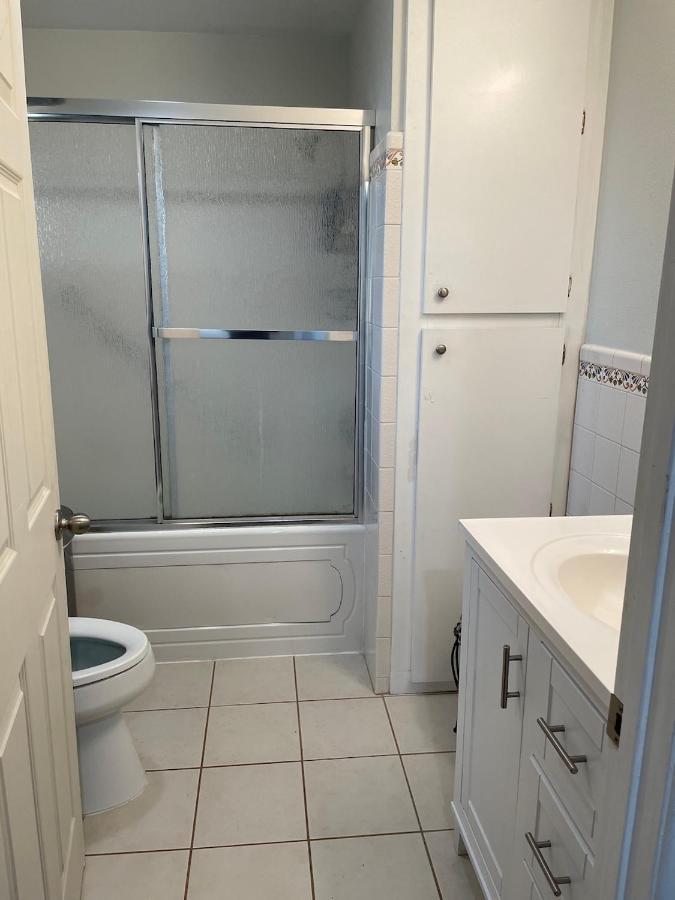 Private Room In Los Angeles With Wifi, Tv, And View Of Hollywood Sign & Shared Kitchen Exterior photo